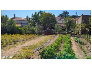 Terrain constructible dans un village