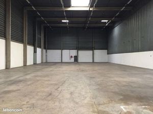 Local industriel 1 161 m²