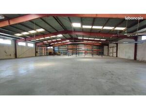 Local d'activités/entrepôt 930m2 Courthézon