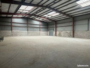 Local d'activité 650 m²