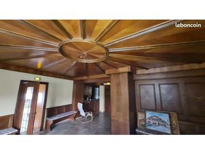 Murs commerciaux d’un restaurant d’environ 175 m²