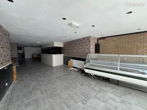 Local commercial 165 m²