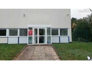 Bureaux 130m2 utiles  en zone franche