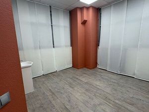 Loue bureau 15m2 avec lave mains