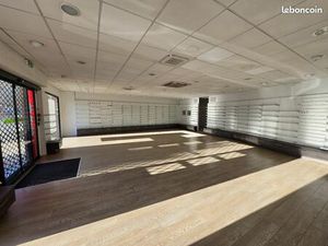 Local commercial 218 m² SAINT NICOLAS DE LA GRAVE