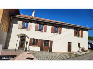 Maison de village T4 meublé. Terrasse - Parking