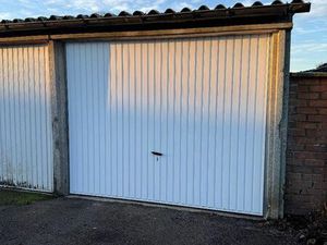 Garage 1 pièce 15 m²