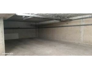 Place de parking couverte