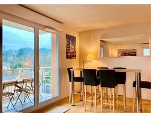 Appartement à louer 3 pièces + Pkg 2ème étage asc. 50m2 Vue Mer