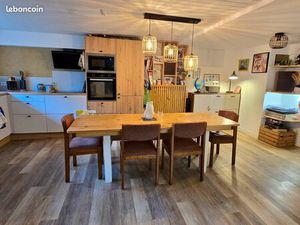 Maison avec jardin et piscine hors sol