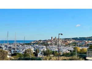 Location meublée appartement 3 pièces 68.45 m² à Antibes (06600)  1 580 €