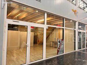 Beau local professionnel en duplex aménagé de 90 m²