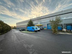 Local d'activité 1 060 m²