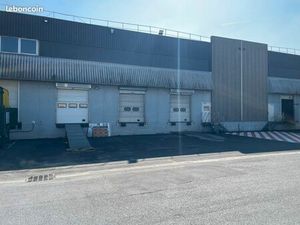Local d'activité 1 600 m²