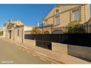 Maison 8 pièces 240 m²