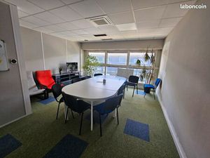 Local professionnelle bureau cabinet activité Inovallee