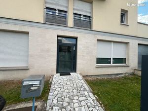 A LOUER BUREAU ou COMMERCE LIVRY GARGAN