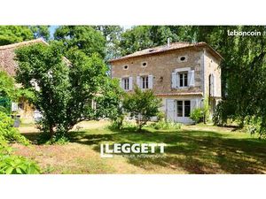 Maison 7 pièces 270 m²