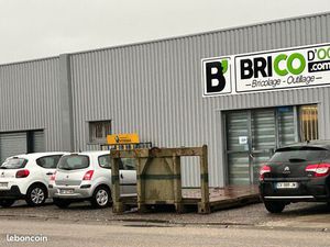 Vends Lezignan murs commerciaux