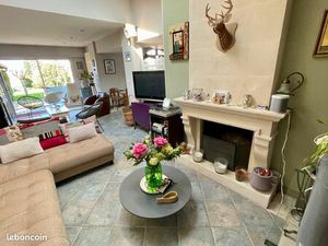 Maison Individuelle  centre ville  piscine