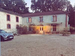 Magnifique Maison avec Bâtiments et 7 Hectares à vendre