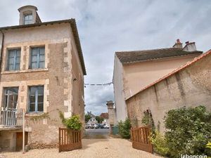 Proche Chauvigny  Ancien relais de poste  600 m2
