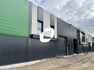 Local industriel 2 670 m²