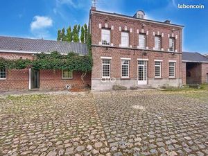 Maison 10 pièces 245 m²