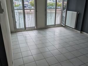 T2 50 m² – Lyon 4 – Vue dégagée sur la Saône  garage en option et ascenseur