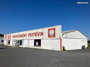 Local commercial 892 m²