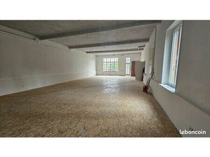 Local 135 m² Val-d'Oire-et-Gartempe