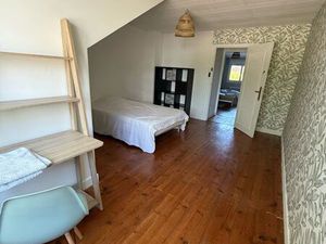 Maison de 110 m² avec jardin privatif et dépendance – entièrement rénovée et décorée avec 