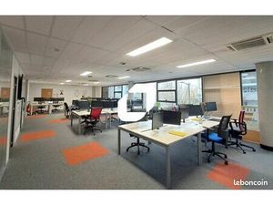 Bureau 595 m²