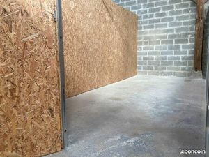 Location de Box / garde meubles 15 m² - 45 m³ sécurisé à St Denis de Pile (garage fermé)