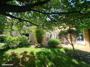 Maison 10 pièces 264 m²