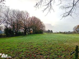 Terrain 900 m² ST LYPHARD