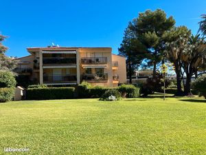 Appartement 2 pièces avec terrasse  jardin et garage Cannes Basse Californie