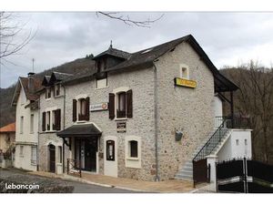 Immeuble 373 m² Laval De Cere