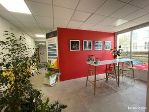 Location bureau meublé