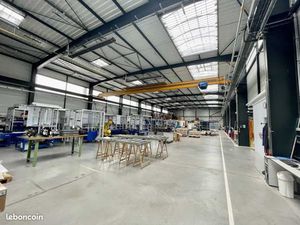 Local bureaux 2 254 m²