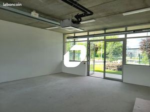 Bureau 1 592 m²