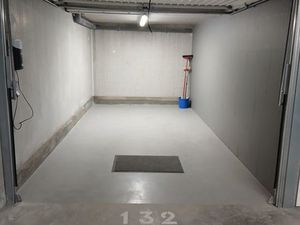 Garage box avec porte motorisee villa gaia 63400 chamalieres