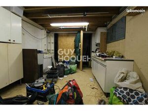 Local 300 m² OZOUER LE VOULGIS