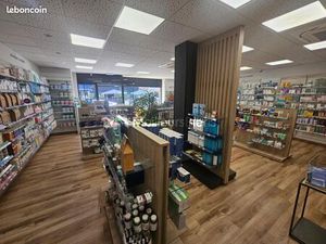 Commerce divers 155 m²