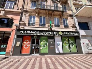 Commerce divers 158 m²