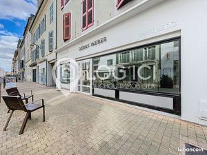 Local commercial Pau