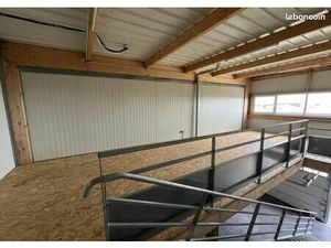 Local d'activité 96 m²