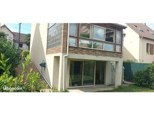 à vendre – maison familiale 5 pièces – 4 chambres – véranda – garage – portails motorisés