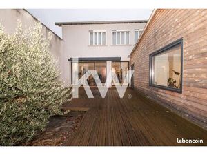 Maison 7 pièces 230 m²