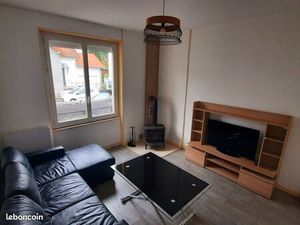 Petite maison de ville meublée avec jardin